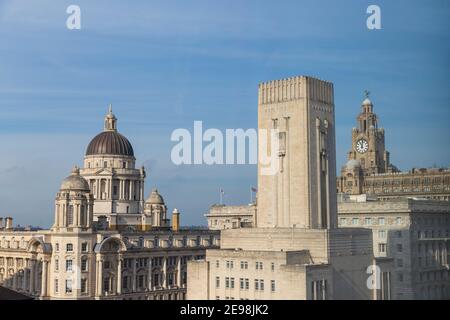 Großbritannien, England, Merseyside, Liverpool, Pier Head, Three Graces Buildings Stockfoto