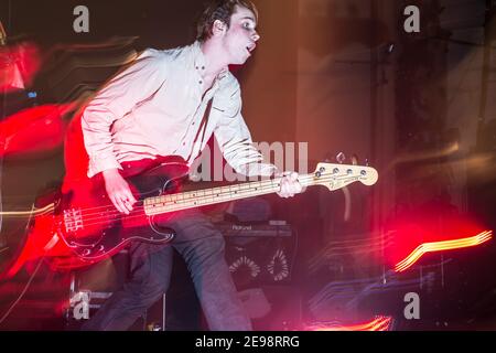 Chili Jesson von Palma Violets live auf der Bühne für die NME Awards Show in Brixton, London Stockfoto