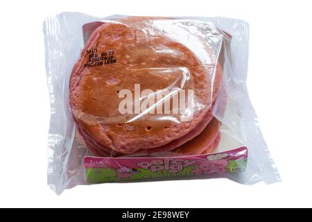 Packung Percy Pig Pancakes von M&S bereit für St Valentinstag isoliert auf weißem Hintergrund Stockfoto