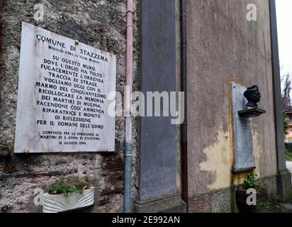 2/3/2021 - Sant 'Anna di Stazzema - das Dach der Kirche von San Rocco di Mulina, einer der symbolischen Orte der Nazi-faschistischen Massaker, wo der Pfarrer Don Fiore Menguzzo, Goldmedaille für Ziviltapferkeit, getötet wurde, ist in Gefahr zu kollabieren. Ein Teil des Querschiffs könnte mit der Dauer der Regenfälle zusammenbrechen. Der Alarm wurde durch die Autorin und Bloggerin von Mulina Giuseppe Vezzoni ausgelöst.nur redaktionelle Verwendung (Foto: IPA/Sipa USA) Quelle: SIPA USA/Alamy Live News Stockfoto