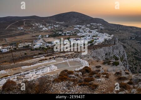 Folegandros, Griechenland - 23. September 2020: Chora, die Hauptstadt der Insel Folegandros. Kykladen, Griechenland Stockfoto