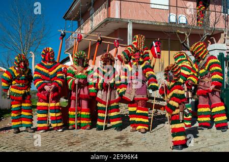 Caretos de Podence, traditionelle Maske und Karneval in Podence, Trás os Montes, Portugal. Stockfoto