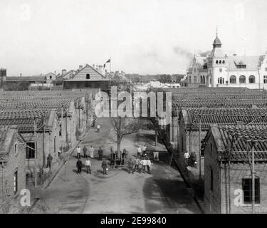 Frühe 20th Jahrhundert Fotografie - Legation Quarter Peking Peking c,1905 - eine von einer Reihe von Bildern aus einem seltenen Archiv, alle auf Alamy aufgeführt, depcting das Legation Quarter in den Jahren nach dem Boxer Aufstand. Das Gebiet liegt um Dong Jiao Min Xiang im Bezirk Dongcheng, östlich des Tienanming Platzes. Stockfoto