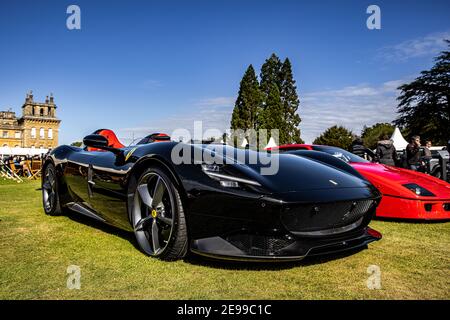 Ferrari Monza SP2 auf dem Concours d’Elegance statt Am 26. September 2020 im Schloss Blenheim Stockfoto