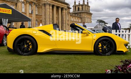 2019 Ferrari 488 Pista Spider auf dem Concours zu sehen D’Elegance fand am 26. September 2020 im Schloss Blenheim statt Stockfoto