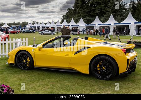 2019 Ferrari 488 Pista Spider auf dem Concours zu sehen D’Elegance fand am 26. September 2020 im Schloss Blenheim statt Stockfoto