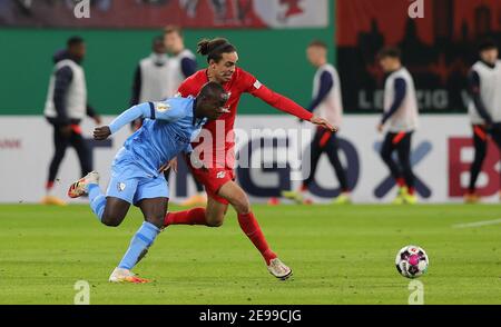 Leipzig, Deutschland. 03rd Feb, 2021. firo: 03,02.2021, Fußball: DFB-Pokal, Runde 16, Saison 2020/21 RB, Red Bull Leipzig - VfL Bochum Duels, Raman Chibsah, Versus, Yussuf Poulsen Credit: Ralf Ibing/firo Sportfoto (Verwendung weltweit/dpa/Alamy Live News) Stockfoto