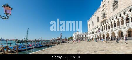 Entdeckung der Stadt Venedig und seiner kleinen Kanäle und romantischen Gassen, Italien Stockfoto