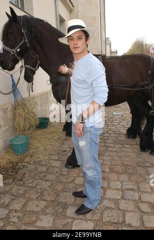 EXKLUSIV. Schauspieler Aurelien Wiik posiert während der Jahresbuch- und Weintage 2006 in Saumur, Frankreich am 23. April 2006. Foto von Bruno Klein/ABACAPRESS.COM Stockfoto