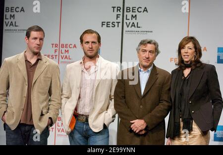 Von links nach rechts: Edward Burns, Josh Lucas, Roberts De Niro und Jane Rosenthal posieren während der Eröffnungspressekonferenz des Tribeca Film Festivals 2006, das am Montag, den 24. April 2006 im Tribeca Performing Arts Center in New York stattfand. Foto von Nicolas Khayat/ABACAPRESS.COM Stockfoto