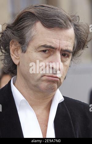 Bernard-Henri Levy bei der Beerdigung von Claude Dalla Torre in der Kirche Saint Germain des Pres in Paris am 11. Mai 2006. Foto von ABACAPRESS.COM. Stockfoto