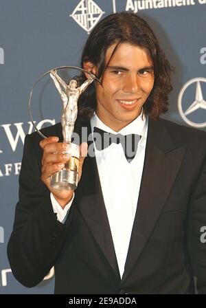Rafael Nadal Gewinner des Laureus Newcomer of the Year Award bei den Laureus World Sports Awards 2006, im Parc del Forum, Barcelona, Spanien am 22. Mai 2006.Foto von Patrick Bernard/ABACAPRESS.COM Stockfoto