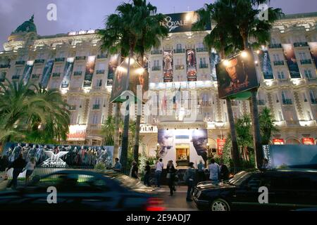 Das Carlton Hotel im Bild in Cannes, Frankreich, während der Filmfestspiele 59th am 22. Mai 2006. Foto von Hahn-Nebinger-Orban/ABACAPRESS.COM Stockfoto