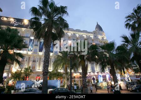 Das Carlton Hotel im Bild in Cannes, Frankreich, während der Filmfestspiele 59th am 22. Mai 2006. Foto von Hahn-Nebinger-Orban/ABACAPRESS.COM Stockfoto