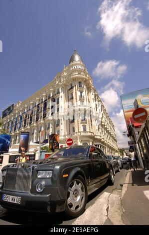 Atmosphäre auf der Croisette während der Filmfestspiele von Cannes 59th in Frankreich am 24. Mai 2006. Foto von Giancarlo Gorassini/ABACAPRESS.COM Stockfoto