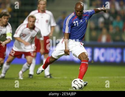 Frankreichs Sylvain Wiltord beim Internationalen Freundschaftsspiel, Frankreich gegen Dänemark im Bollaert-Stadion in Lens, Frankreich am 31. Mai 2006. Frankreich gewann 2-0. Foto von Christian Liewig/ABACAPRESS.COM Stockfoto