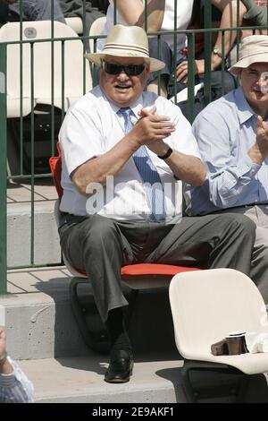 Der ehemalige russische Präsident Boris Eltsine sieht sich ein Spiel während des 7th-tägigen French Open Tennis Turniers an, das am 2. Juni 2006 im Roland Garros Stadion in Paris, Frankreich, stattfand. Foto von Gouhier-Nebinger-Zabulon/ABACAPRESS.COM. Stockfoto