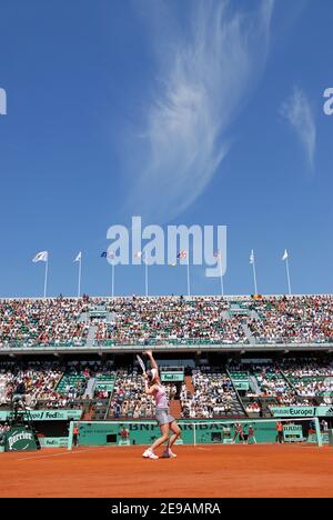 Die Schweizer Martina Hingis wurde am 6. Juni 2006 von der belgischen Kim Clijsters, 7-6, 6-1, in ihrem Viertelfinale der French Tennis Open in der Roland Garros Arena in Paris, Frankreich, besiegt. Foto von Christophe Guibbaud/Cameleon/ABACAPRESS.COM Stockfoto