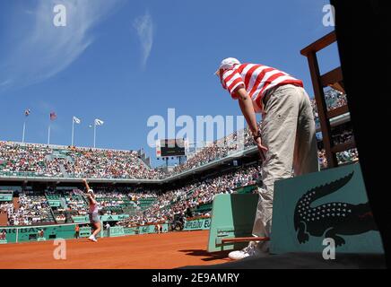 Die Schweizer Martina Hingis wurde am 6. Juni 2006 von der belgischen Kim Clijsters, 7-6, 6-1, in ihrem Viertelfinale der French Tennis Open in der Roland Garros Arena in Paris, Frankreich, besiegt. Foto von Christophe Guibbaud/Cameleon/ABACAPRESS.COM Stockfoto