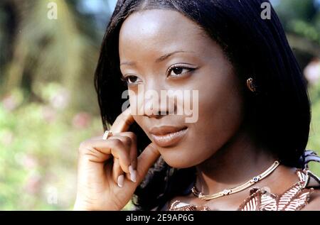 Edwige Madze Badakou, gebürtig aus Togo, wurde am 8. Juni 2006 in Rust zum ersten "miss World Cup" des Fußballs gewählt. Der 24-jährige Student gewann ein Cabriolet. Rund 1 500 Frauen wollten am Wettbewerb teilnehmen. Edwige im Jahr 2004, als sie gewählt wurde Miss Togo 2004. Foto Jean-Francois Roussier/ABACAPRESS.COM Stockfoto