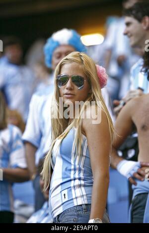 Argentiniens Fan während der WM 2006, WM 2006, Gruppe C, Argentinien gegen Elfenbeinküste in Hamburg, Deutschland am 10. Juni 2006. Argentinien gewann 2-1. Foto von Christian Liewig/ABACAPRESS.COM Stockfoto