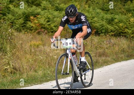 Mavrovo, Mazedonien, September 08 2020. Das Zeitfahrrad-Rennen fand im hügeligen Gelände von Mavrovo statt, für Profi- und Amateurfahrer. Stockfoto