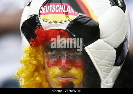 Deutschlands Fan während der WM 2006, Deutschland gegen Polen im Signal Iduna Park Stadion in Dortmund, Deutschland am 14, 2006. Deutschland gewann 1-0. Foto von Christian Liewig/ABACAPRESS.COM Stockfoto