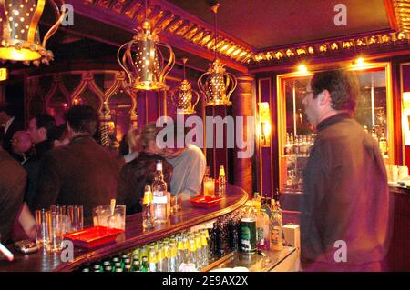 Ambiente im Pariser Club und Restaurant 'Chez Castel' in der Rue Princesse in Paris, Frankreich auf 2006. Foto von Alain Apaydin/ABACAPRESS.COM Stockfoto