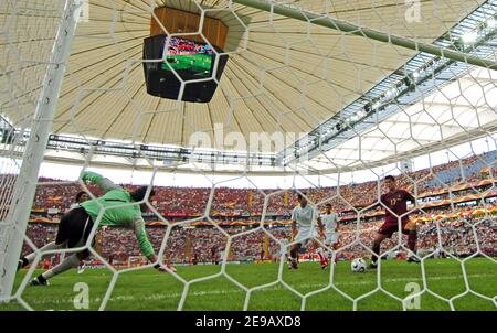 Portugals Cristiano Ronaldo erzielte bei der WM 2006, Portugal gegen Iran beim FIFA-WM-Stadion in Frankfurt am 17. Juni 2006. Portugal gewann 2-0. Foto von Gouhier-Hahn-Orban/Cameleon/ABACAPRESS.COM Stockfoto