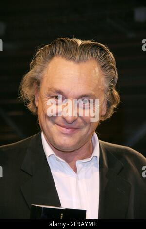 Der französische Maler Gerard Garouste erhält am 20. Juni 2006 die Verleihung des Preises "Montblanc der Kultur" 15th im Atelier de Tramway Lucotte in Paris. Foto von Denis Guignebourg/ABACAPRESS.COM Stockfoto