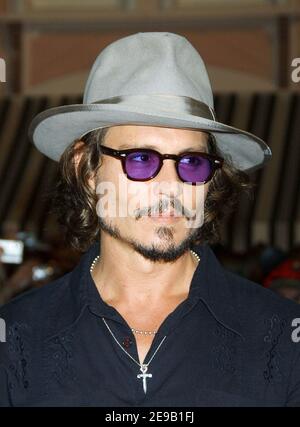 Johnny Depp nimmt am 24. Juni 2006 an der Weltpremiere von Pirates of the Caribbean: Dead man's Chest in Disneyland in Anaheim, Kalifornien, Teil. Foto von Fiona Spring/ABACAPRESS.COM Stockfoto