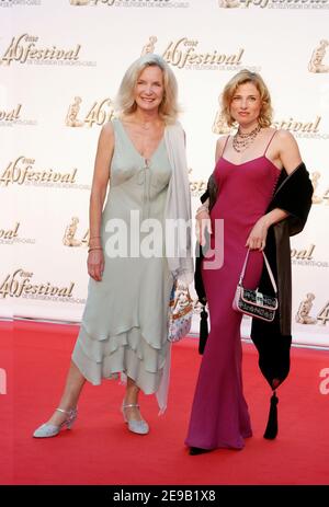 Die französische Schauspielerin Marie-Christine Adam und Christine Lemler aus der französischen Serie "Sous le Soleil" nehmen am 26. Juni 200 an der Eröffnungsfeier des Monte-Carlo Television Festivals 46th in Monaco Teil. Foto von Denis Guignebourg/ABACAPRESS.COM Stockfoto