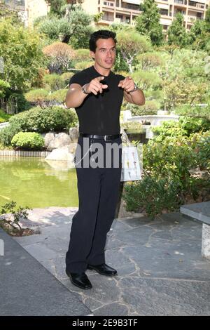 DER US-Schauspieler Antonio Sabato Jr aus den Posen "die Kühnen und die Schönen" während des "46th Monaco Television Festival" in Monaco am 29. Juni 2006 Foto von Denis Guignebourg/ABACAPRESS.COM Stockfoto