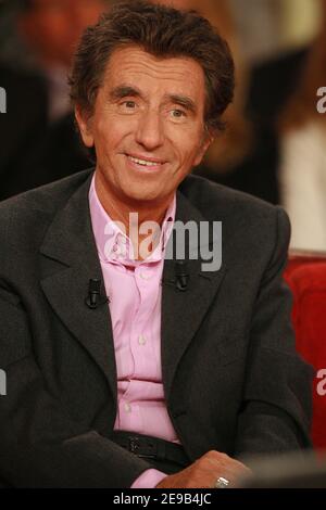 Jack lang lors de l'enregistrement de l'Emission Vivement Dimanche a Paris, France, le 10 Mai 2006. Foto Max Colin/ABACAPRESS.COM Stockfoto