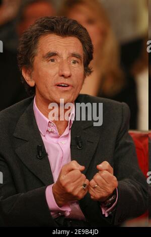 Jack lang lors de l'enregistrement de l'Emission Vivement Dimanche a Paris, France, le 10 Mai 2006. Foto Max Colin/ABACAPRESS.COM Stockfoto