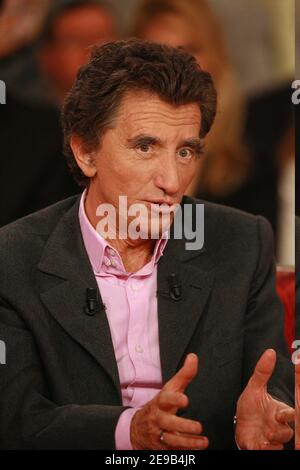 Jack lang lors de l'enregistrement de l'Emission Vivement Dimanche a Paris, France, le 10 Mai 2006. Foto Max Colin/ABACAPRESS.COM Stockfoto