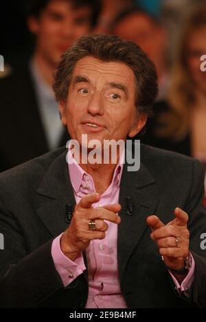 Jack lang lors de l'enregistrement de l'Emission Vivement Dimanche a Paris, France, le 10 Mai 2006. Foto Max Colin/ABACAPRESS.COM Stockfoto