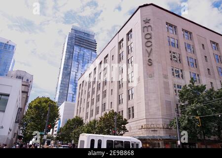 R. H. Macy & Co.-Macy's ist eine amerikanische Kaufhauskette, die 1858 gegründet wurde. Seattle. USA. August 2019. Stockfoto