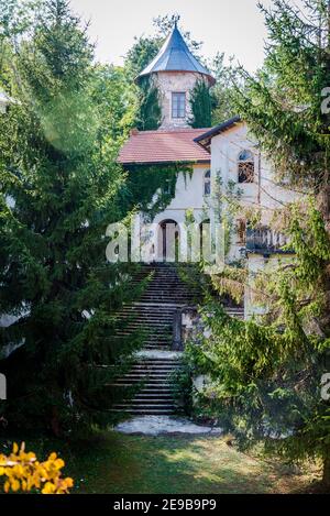 Schloss Bosiljevo, mittelalterliche Burg von Frankopan Familie und jetzt in einem Zustand der Reparatur, Karlovac County, Kroatien Stockfoto