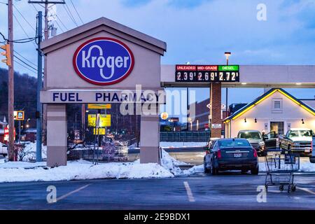 Athen, Usa. Februar 2021, 02nd. Kroger Logo ist an einer ihrer Filialen in Athen zu sehen. Kredit: SOPA Images Limited/Alamy Live Nachrichten Stockfoto