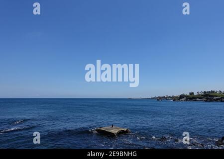 Blaues Meer und Landschaft der Insel Jeju in Südkorea Stockfoto