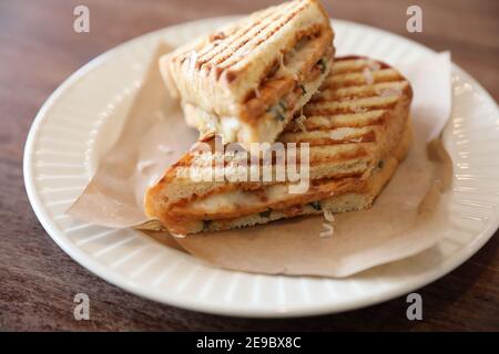 Panini mit Schinken und Wurst Sandwich Stockfoto