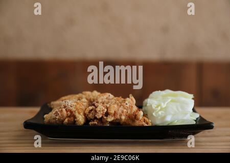 Gebratenes Huhn im japanischen Stil Karaage Stockfoto