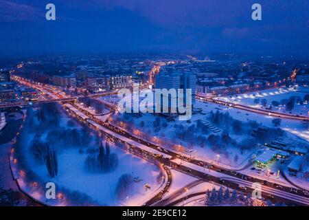 Luftaufnahme des verlassenen Hauses der Sowjets in Kaliningrad, Wintervormittag Stockfoto