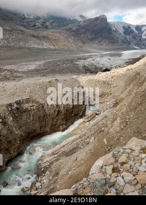 Gletscher Pasterze am Großglockner, der aufgrund der globalen Erwärmung extrem schnell schmilzt. Europa, Österreich, Kärnten Stockfoto