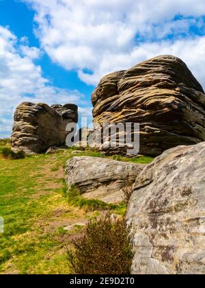 Die drei Schiffe Felsformationen am Birchen Edge bei Baslow Im Peak District National Park Derbyshire Dales England Stockfoto