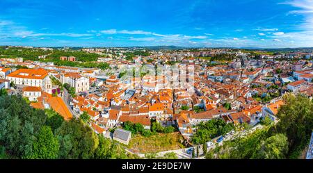 Luftaufnahme von Stadtbild und Kathedrale von Leiria, Portugal Stockfoto