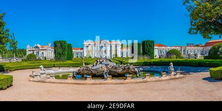 Blick auf den Nationalpalast von Queluz in Lissabon, Portugal Stockfoto