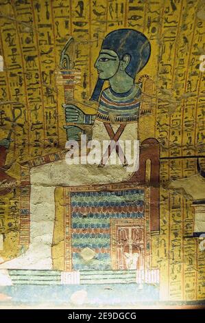 Altägyptische Wandmalerei des gottes Ptah. Der schöpfergott, dessen Worte entstanden. Grab von Irynefer, TT290, Deir el Medina, Luxor Westjordanland. Ein Stockfoto
