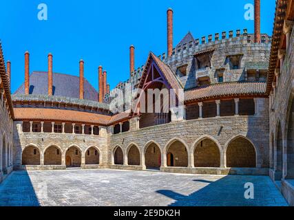 Innenhof des Palastes der duques von Braganca in Guimaraes, Portugal Stockfoto